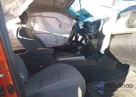 2017 Toyota Tacoma Sr5 V6 z USA, uszkodzony, nr VIN 5TFSZ5AN9HX048881